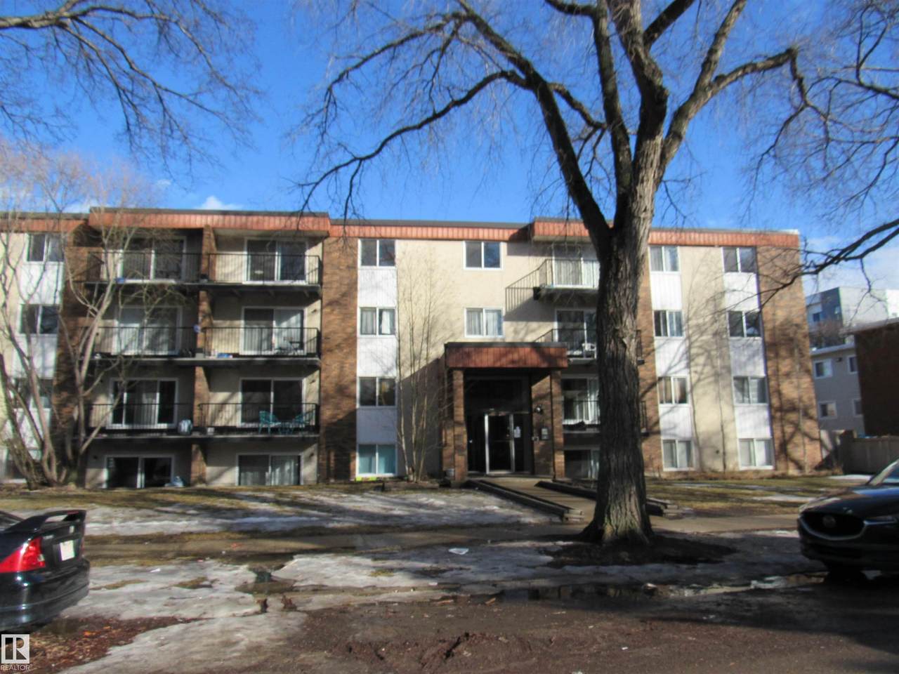 10335 117 Street - Photo 1