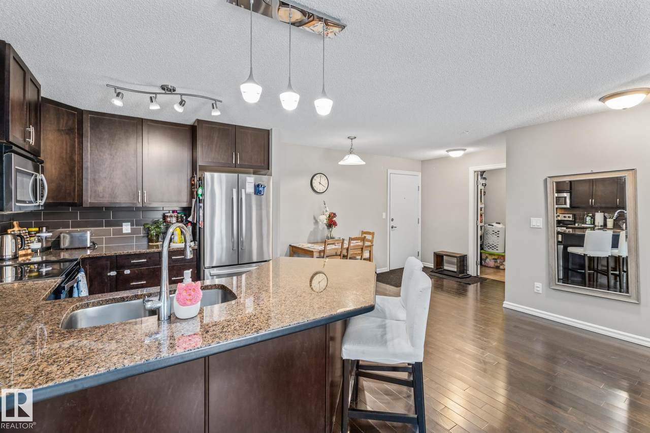 2204 44 Avenue - Photo 1