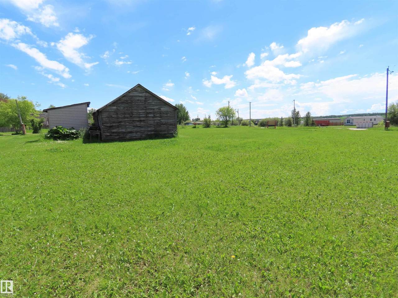 https://bt-photos.global.ssl.fastly.net/alberta/1280_boomver_2_E4469140-2.jpg