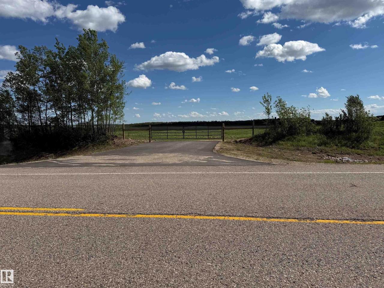 https://bt-photos.global.ssl.fastly.net/alberta/1280_boomver_2_E4476062-2.jpg
