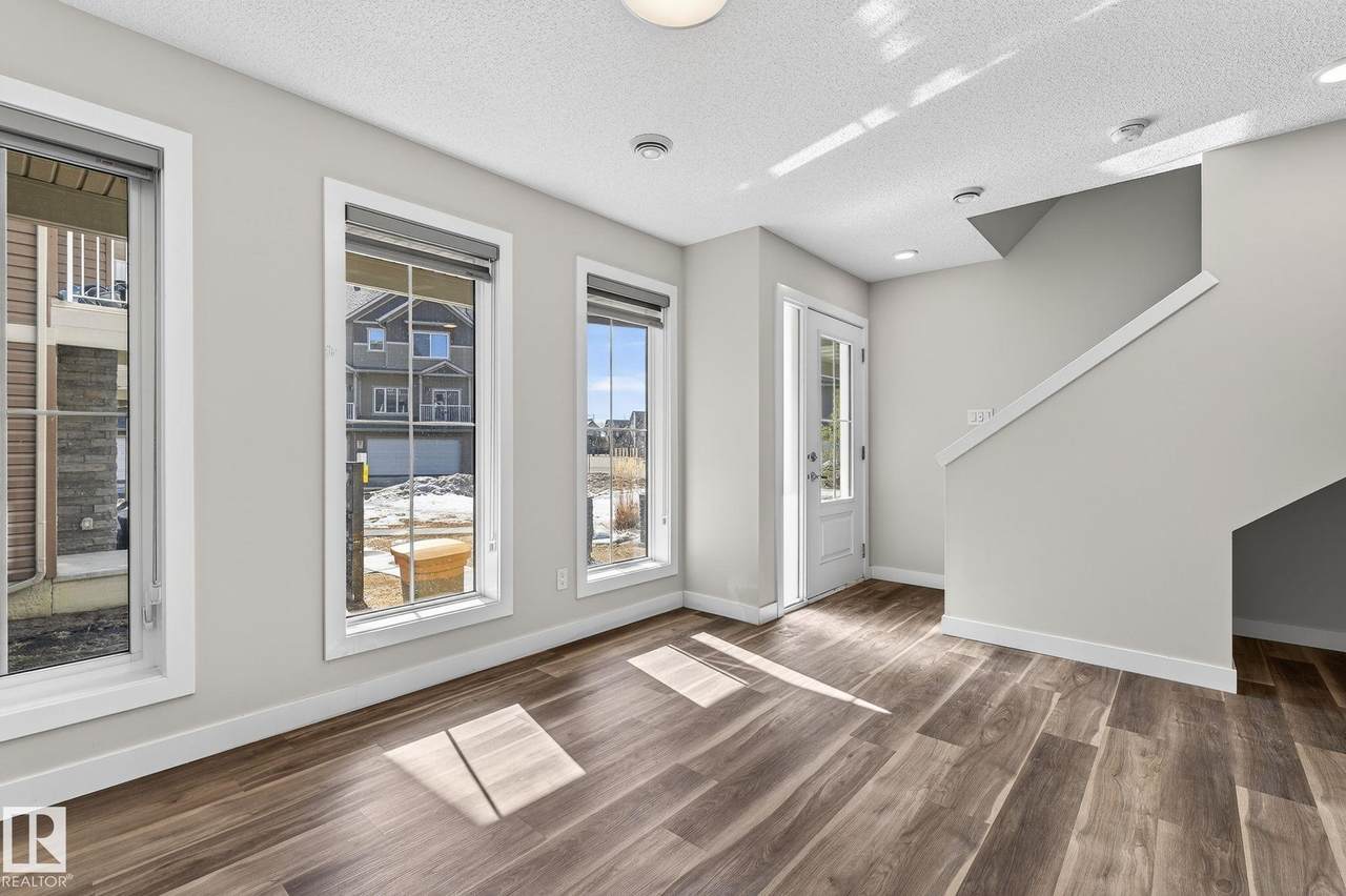 1051 Graydon Hill Boulevard - Photo 1