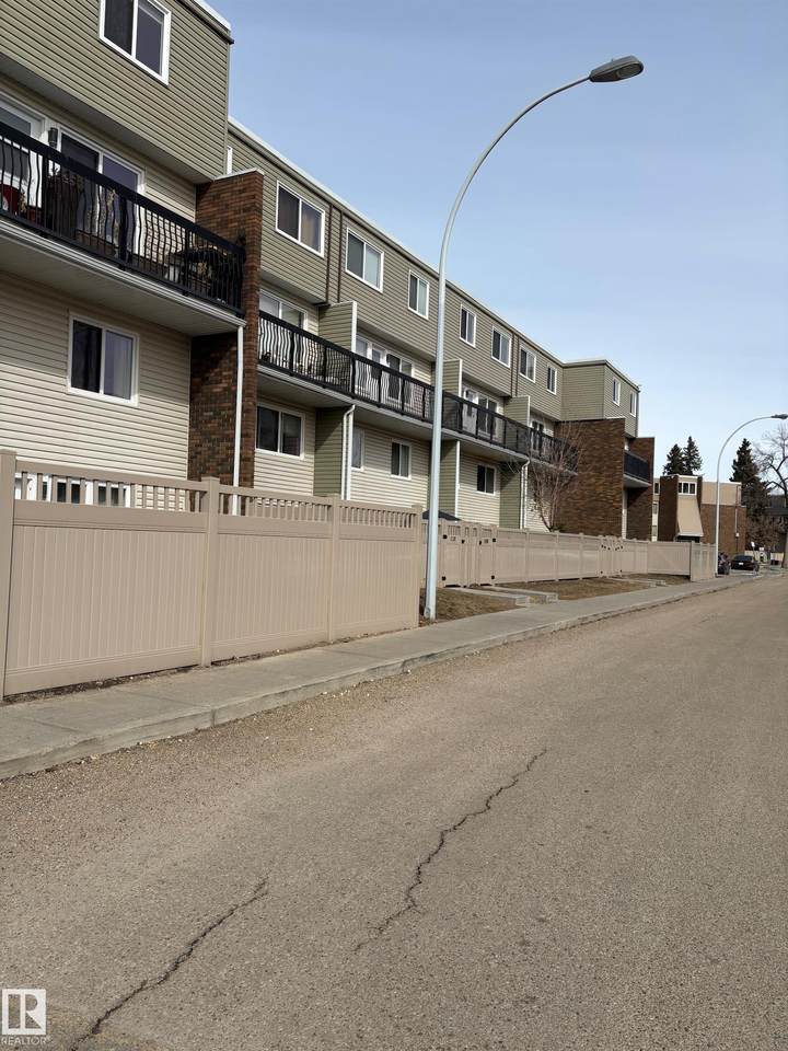https://bt-photos.global.ssl.fastly.net/alberta/1280_boomver_2_E4478683-2.jpg