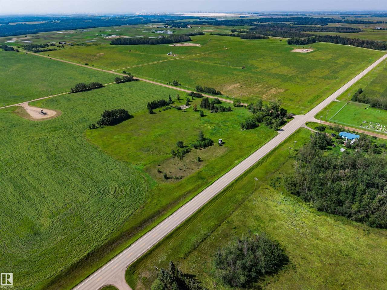 https://bt-photos.global.ssl.fastly.net/alberta/1280_boomver_2_E4503075-2.jpg