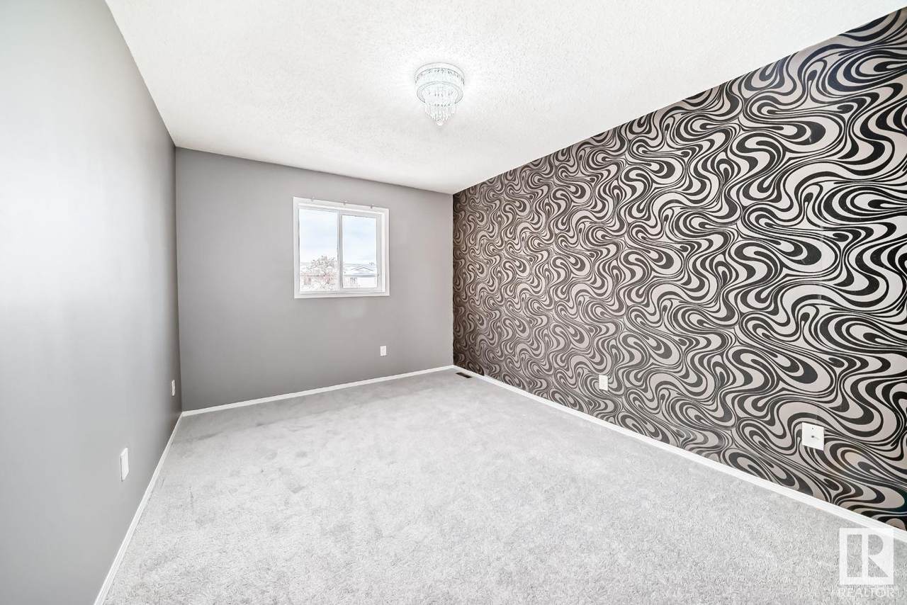 1552 Mill Woods - Photo 1