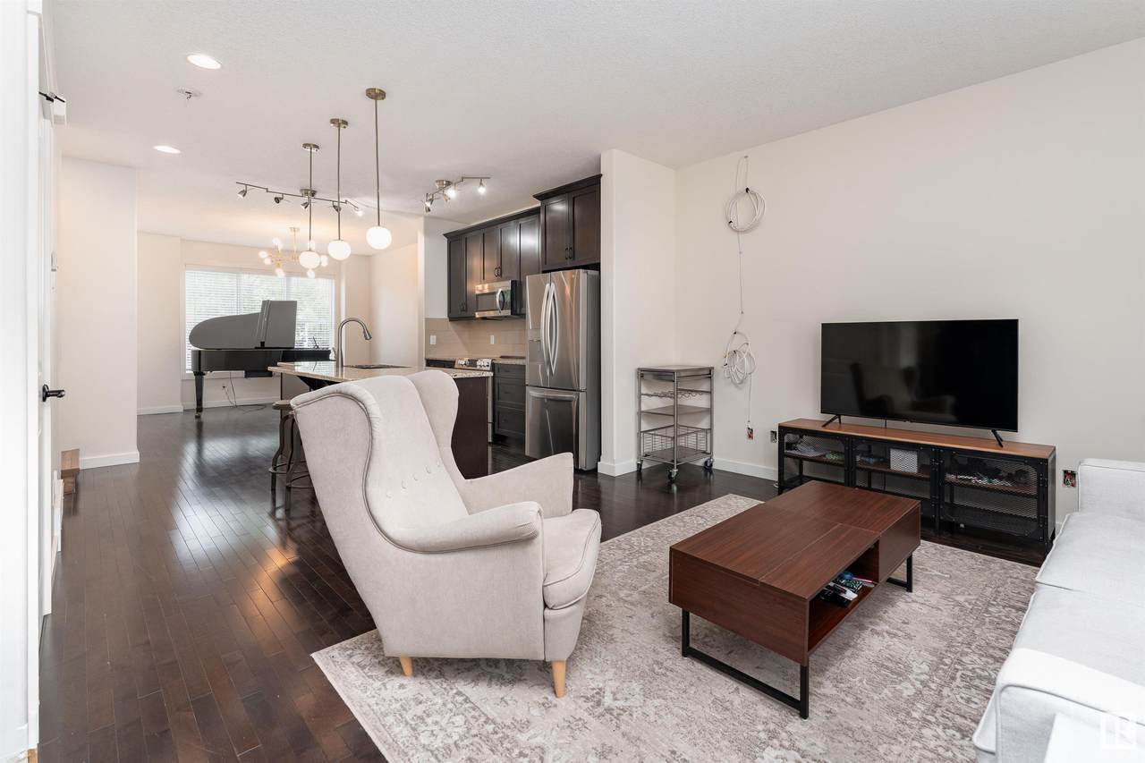 1060 Gault Boulevard - Photo 1