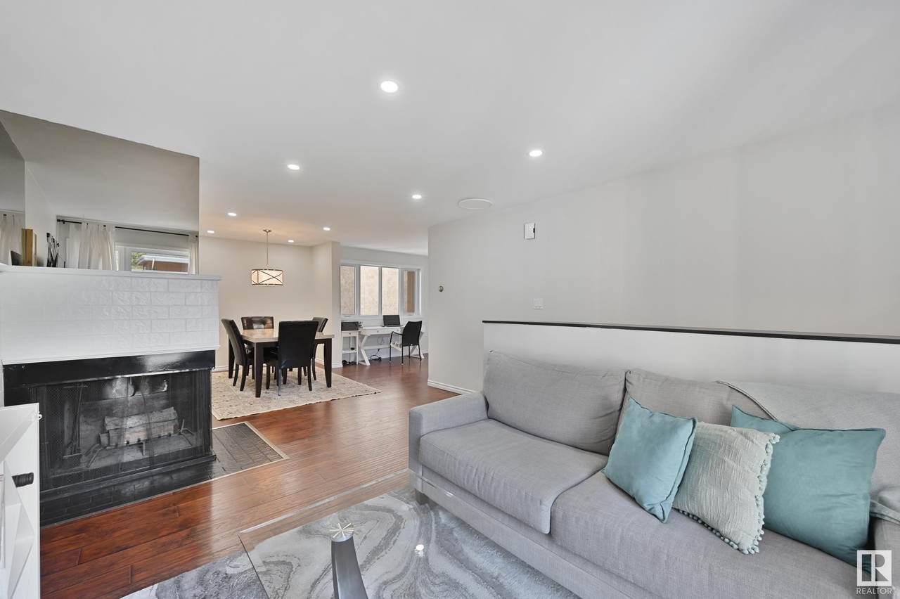 11016 86 Avenue - Photo 1