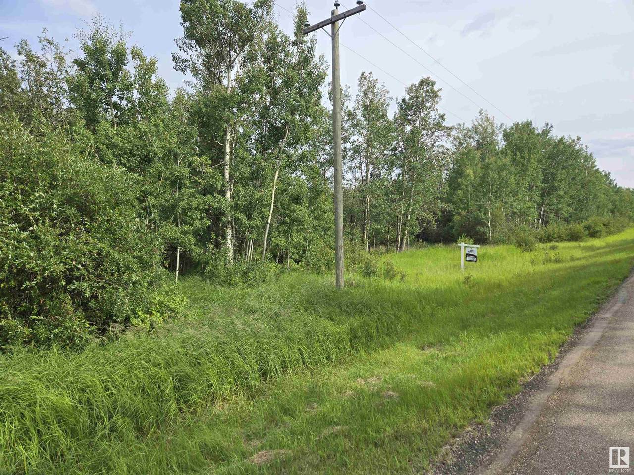 https://bt-photos.global.ssl.fastly.net/alberta/1280_boomver_3_E4448120-2.jpg