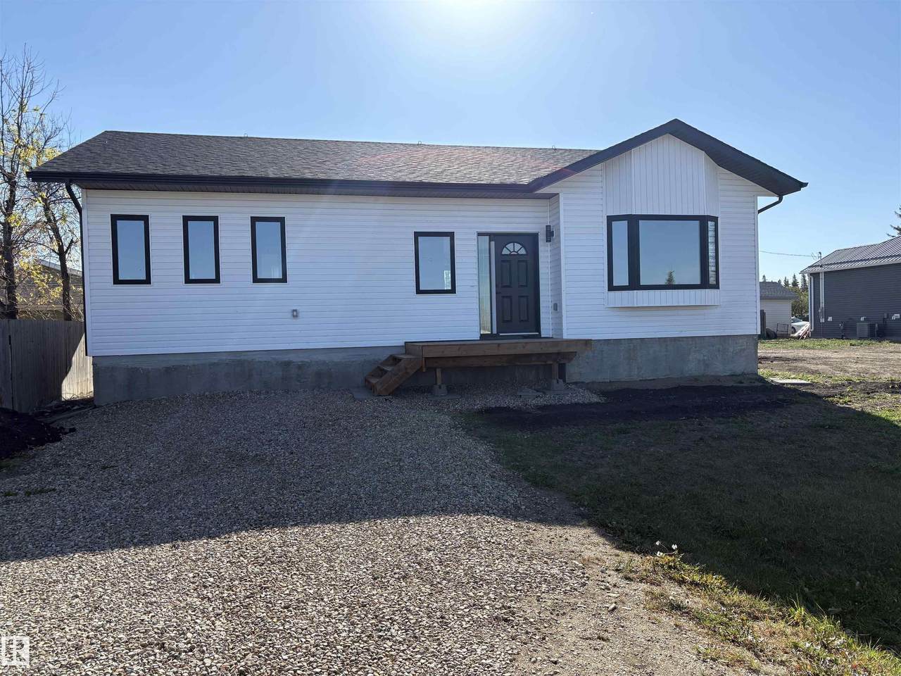 4505 53 Avenue - Photo 1