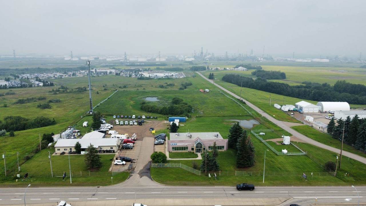 https://bt-photos.global.ssl.fastly.net/alberta/1280_boomver_4_45289759-2.jpg