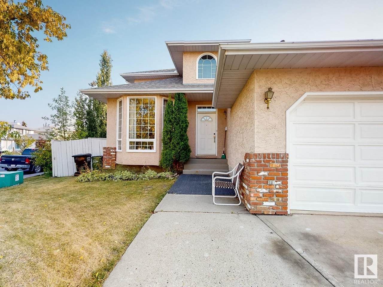 15436 65 Street - Photo 1