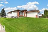1046 Jones Crescent - Photo 4
