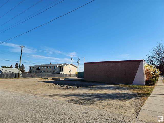 5212 52 Avenue - Photo 1