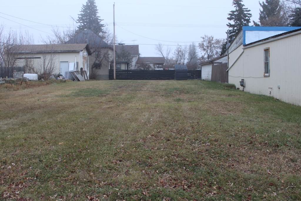 4923 50 Street - Photo 1
