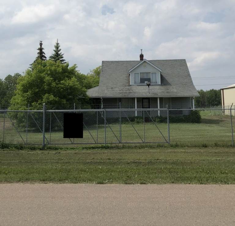3610 50 Street - Photo 1