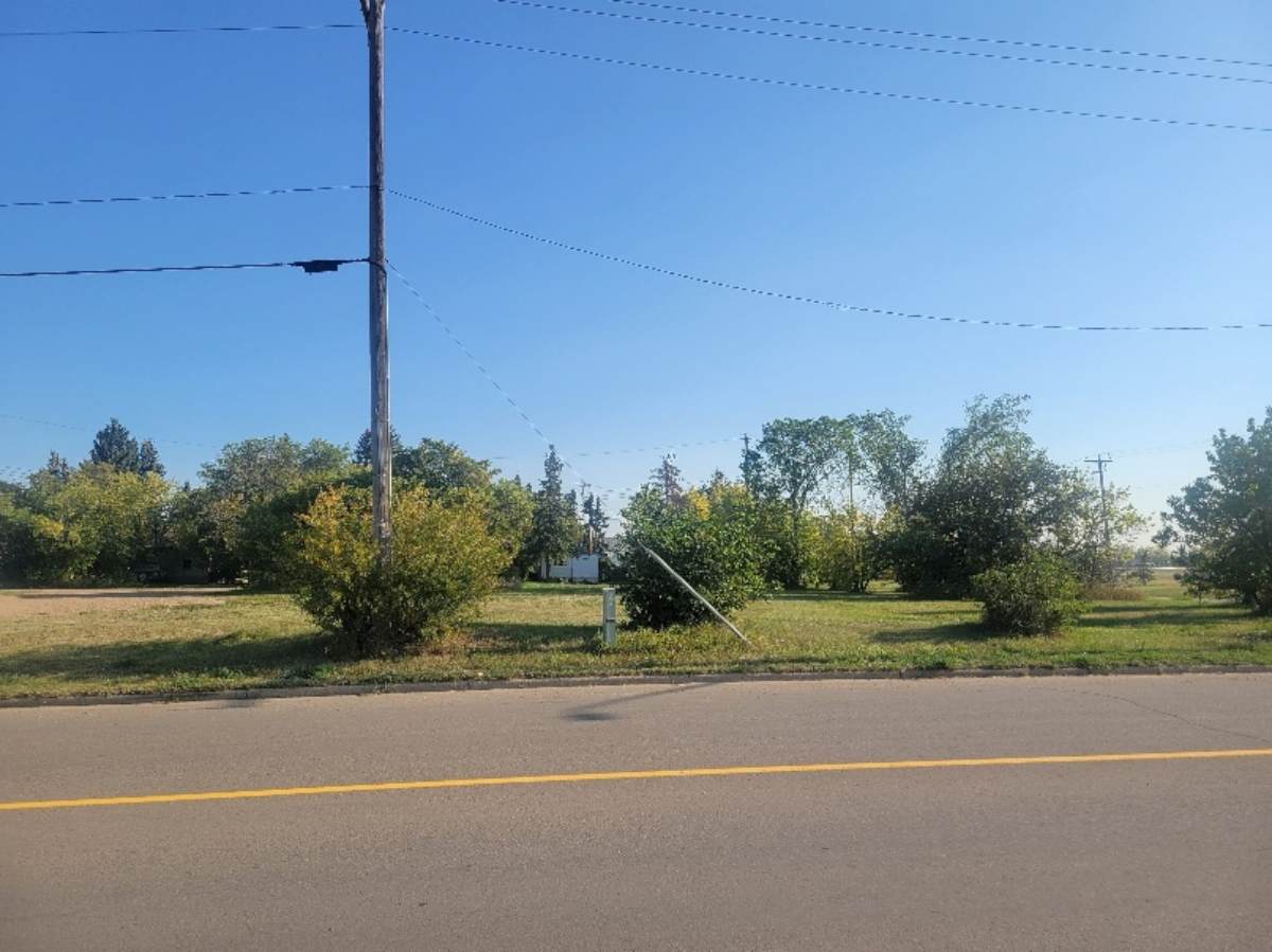 4804 51 Ave - Photo 1