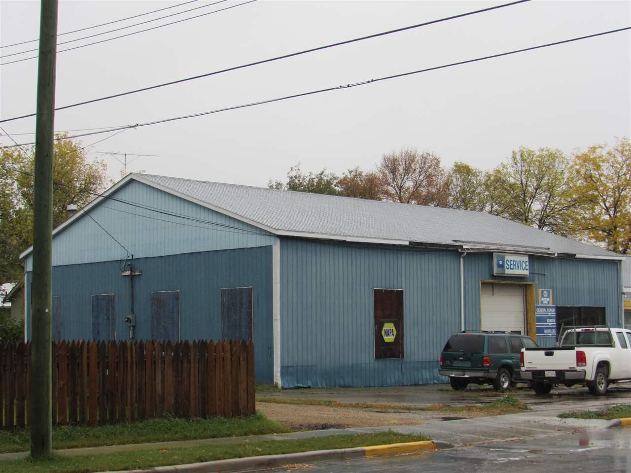 5110 51 ST - Photo 1