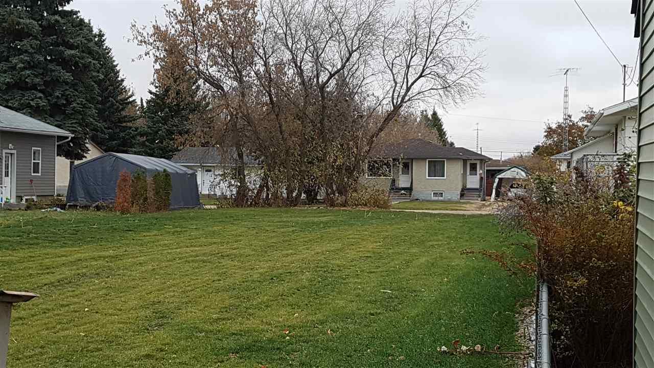 5606 52 ST - Photo 1