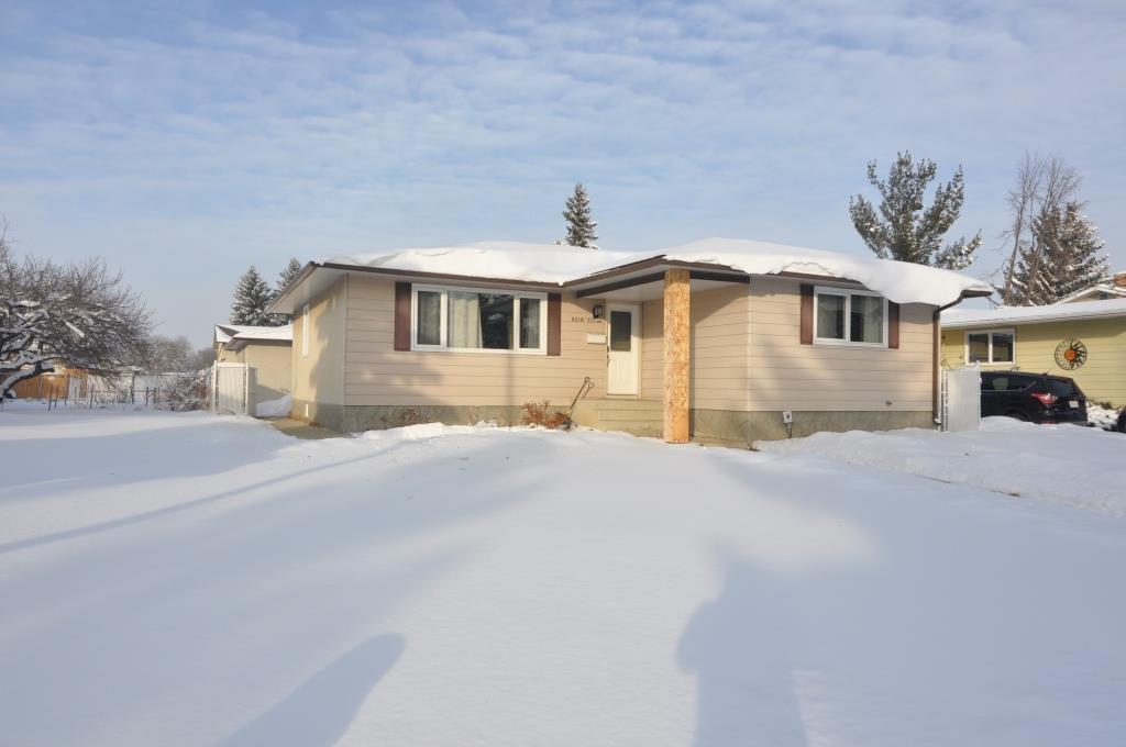 8216 137 Avenue - Photo 1