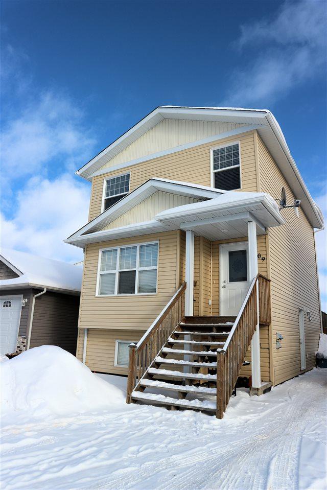 109 26 Street - Photo 1