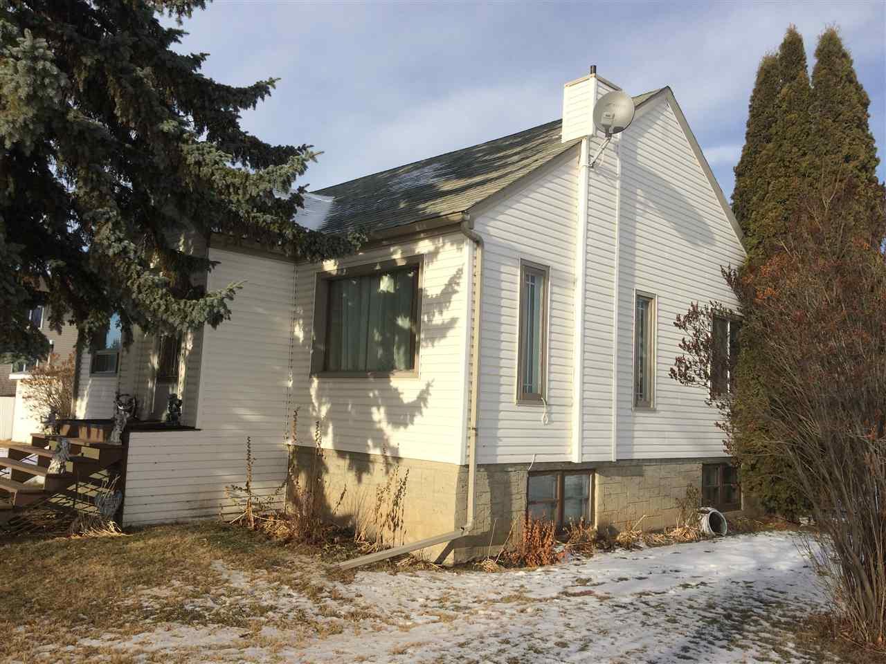 4702 49 Avenue - Photo 1