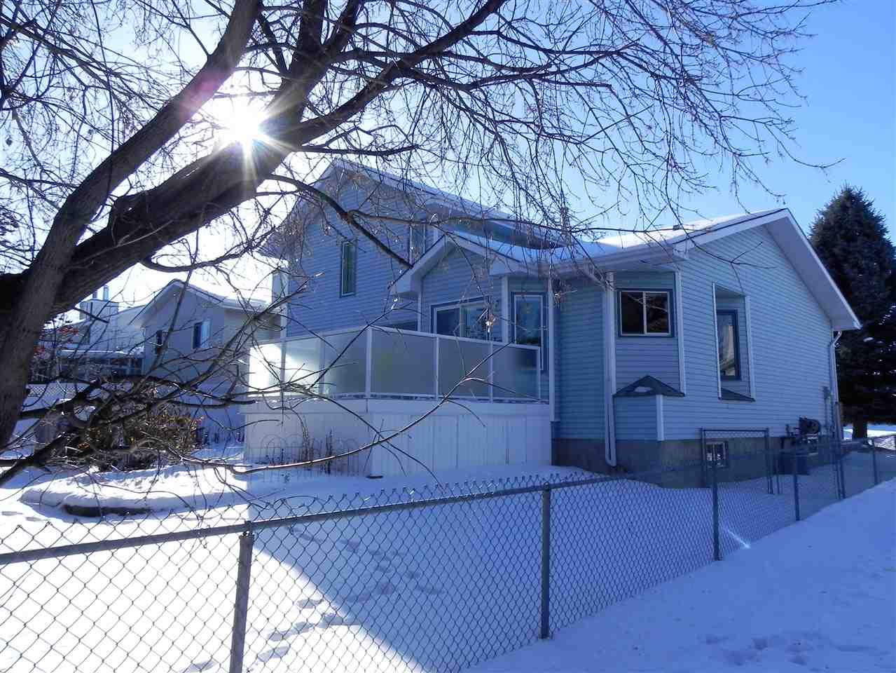 34 Stoneshire Crescent - Photo 1