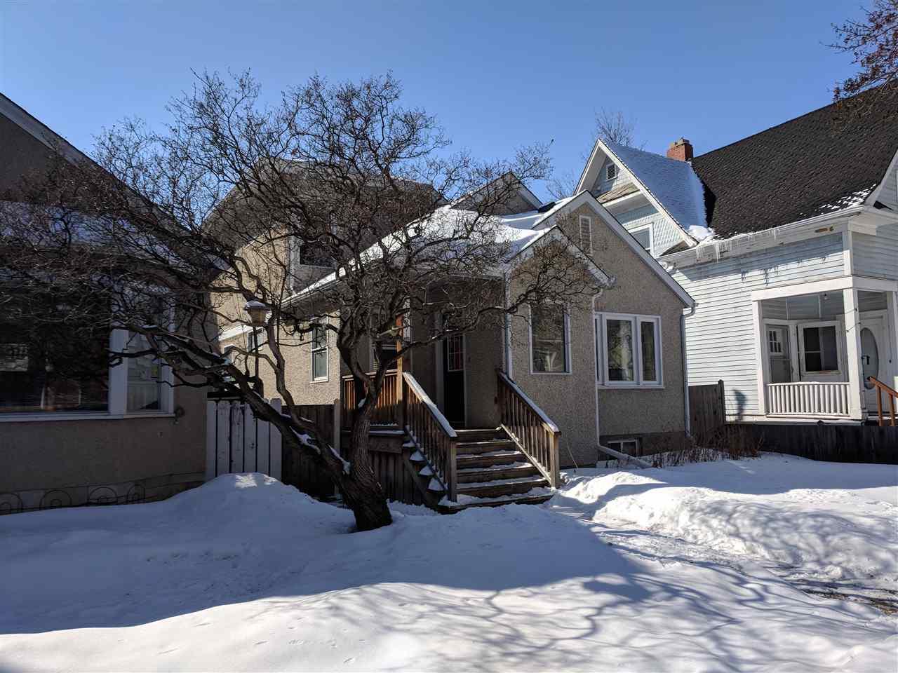 11027 86 Avenue - Photo 1