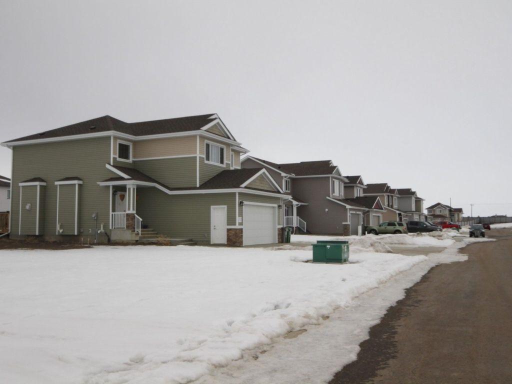 8806 96A Avenue - Photo 1