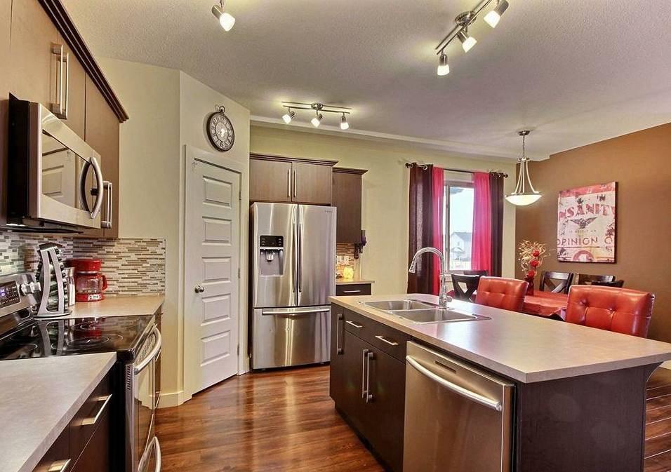 16 Spruce Boulevard - Photo 1