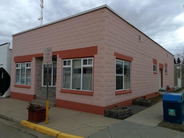 4924 50 Street - Photo 1