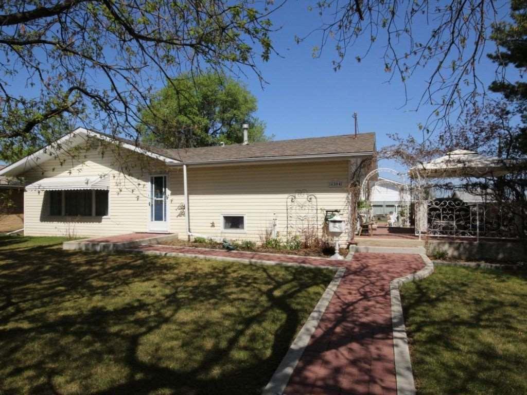 4504 46 Avenue - Photo 1