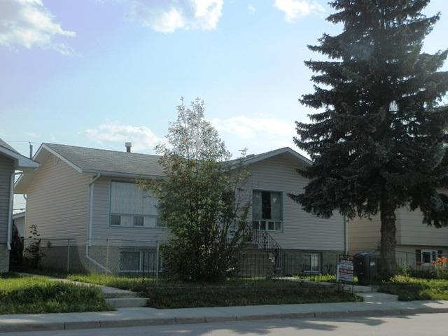 4829 50 Avenue - Photo 1