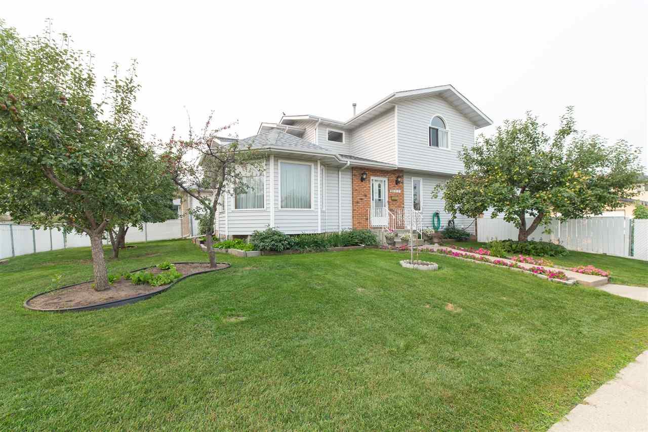 10003 161 Avenue - Photo 1