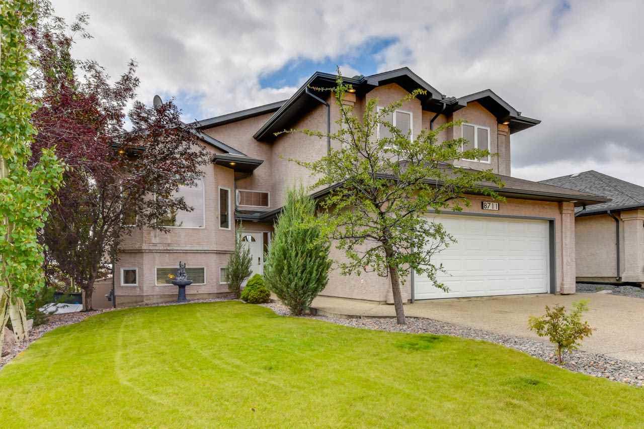 8711 163 Avenue - Photo 1
