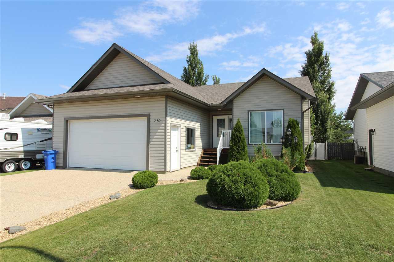 210 Parkglen Close - Photo 1