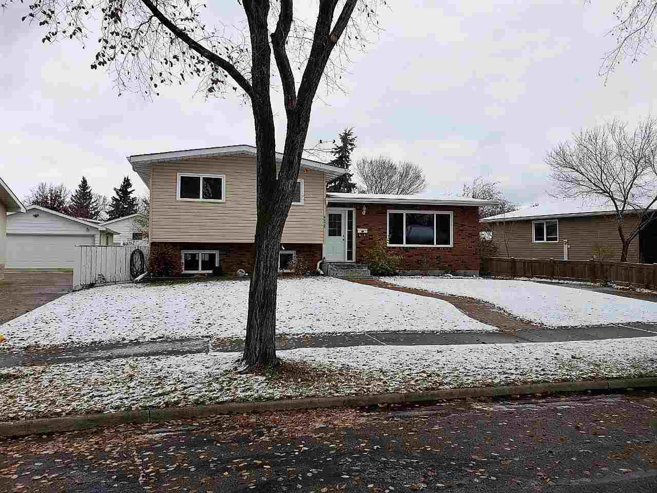 8938 96 Avenue - Photo 1