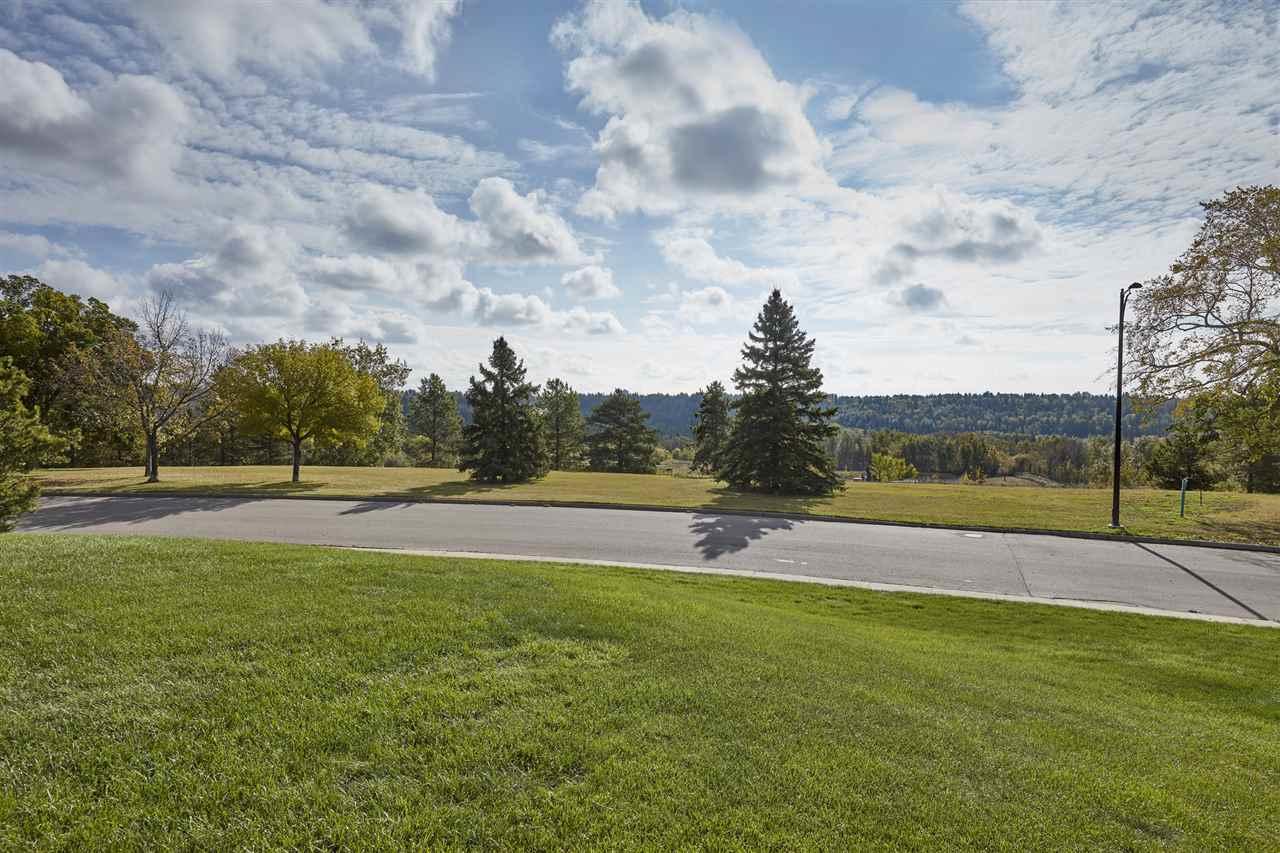 6 Laurier Place - Photo 1