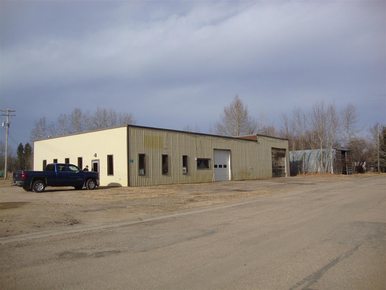 5102 50 ST - Photo 1