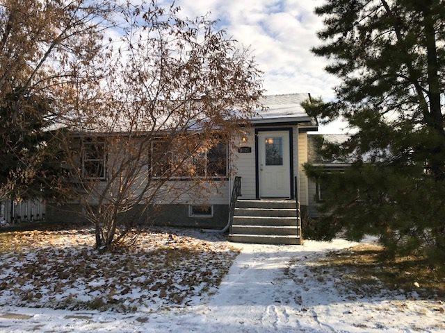 4821 44 Street - Photo 1