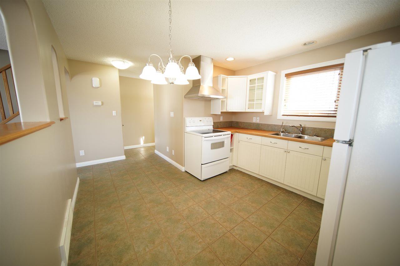 7919 92 Avenue - Photo 1