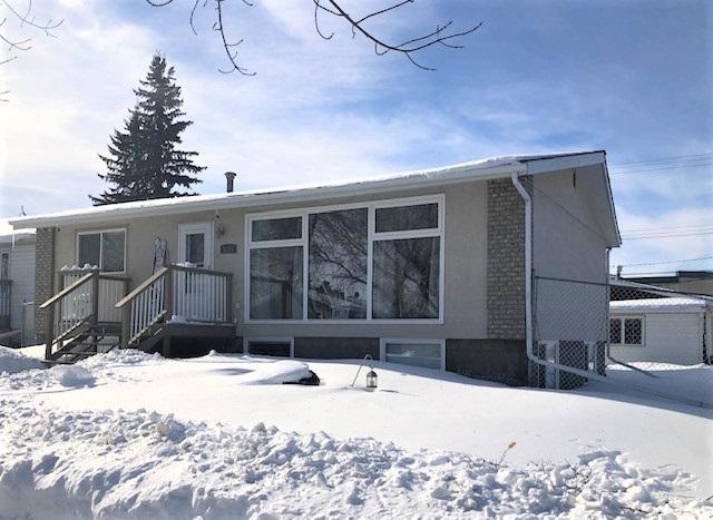 5244 49 Street - Photo 1