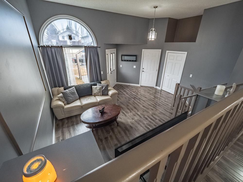 62 Deer Park Boulevard - Photo 1
