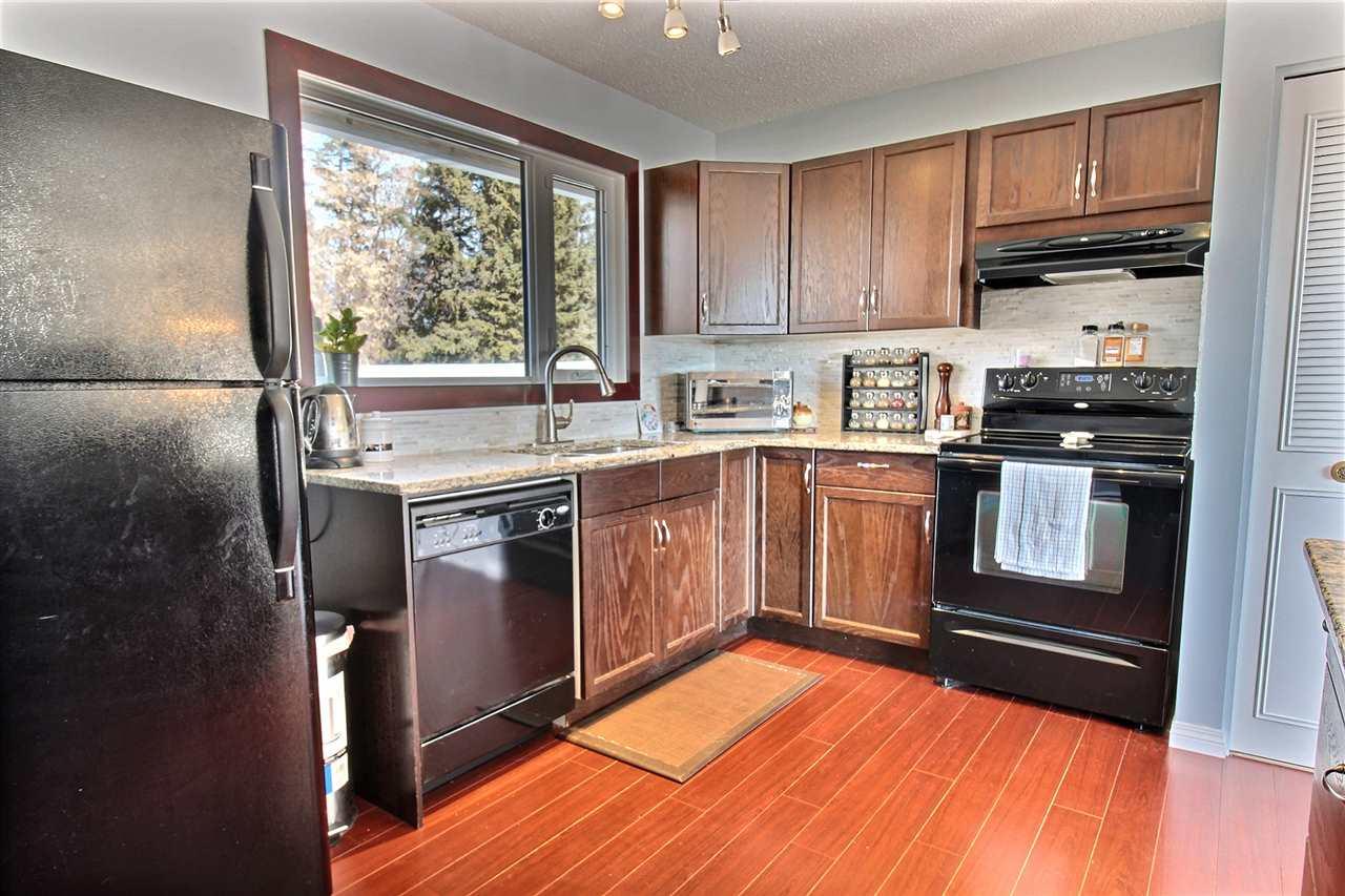 5230 52 Avenue - Photo 1