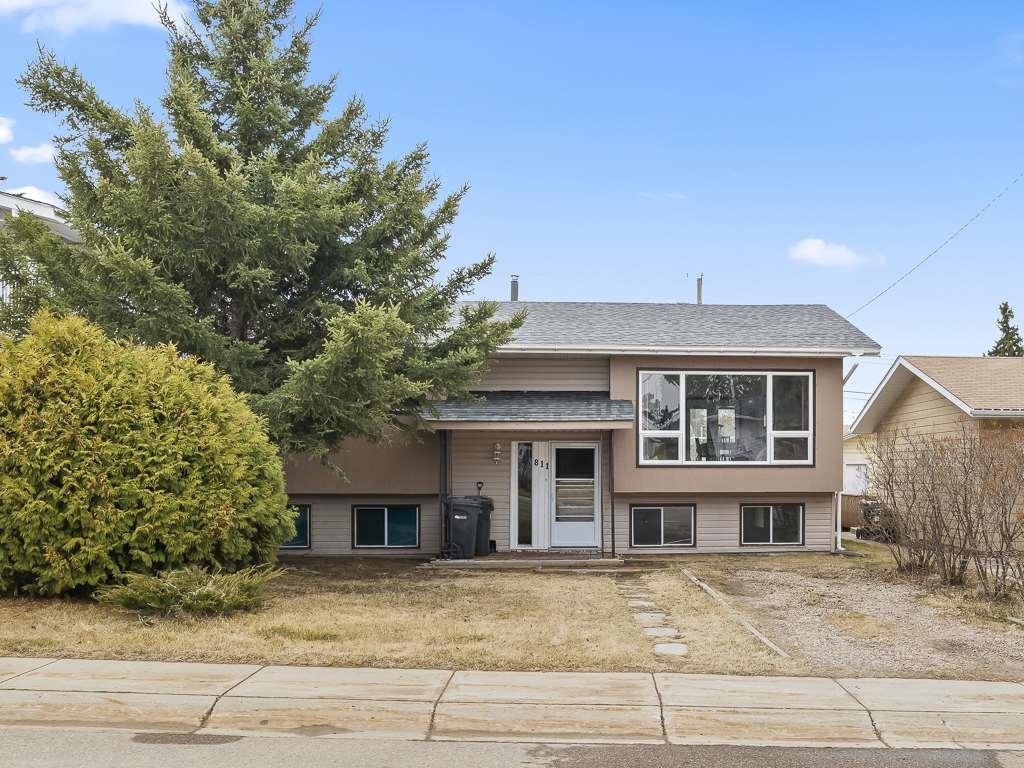 811 11 Avenue - Photo 1