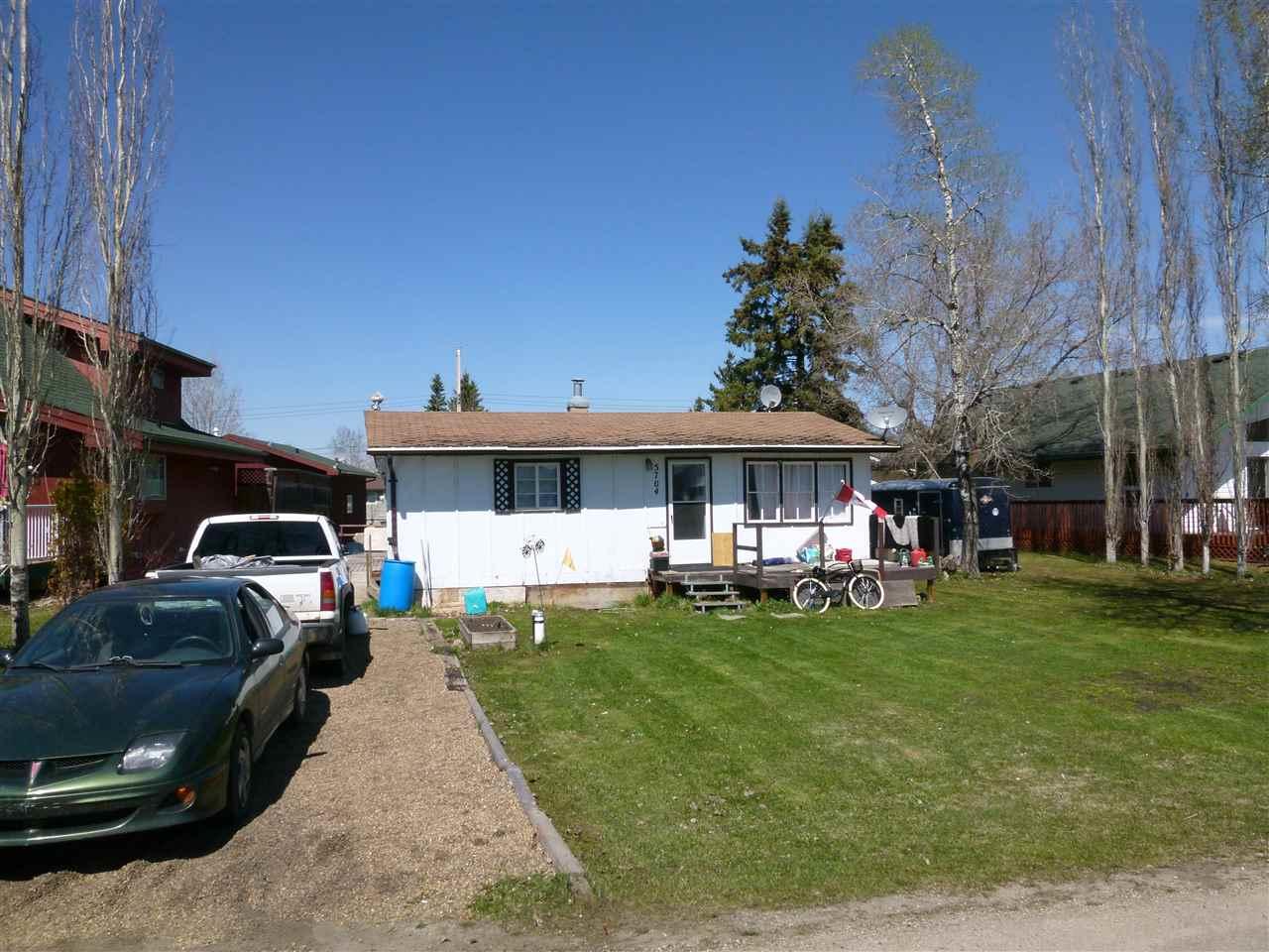 5704 49 Avenue - Photo 1