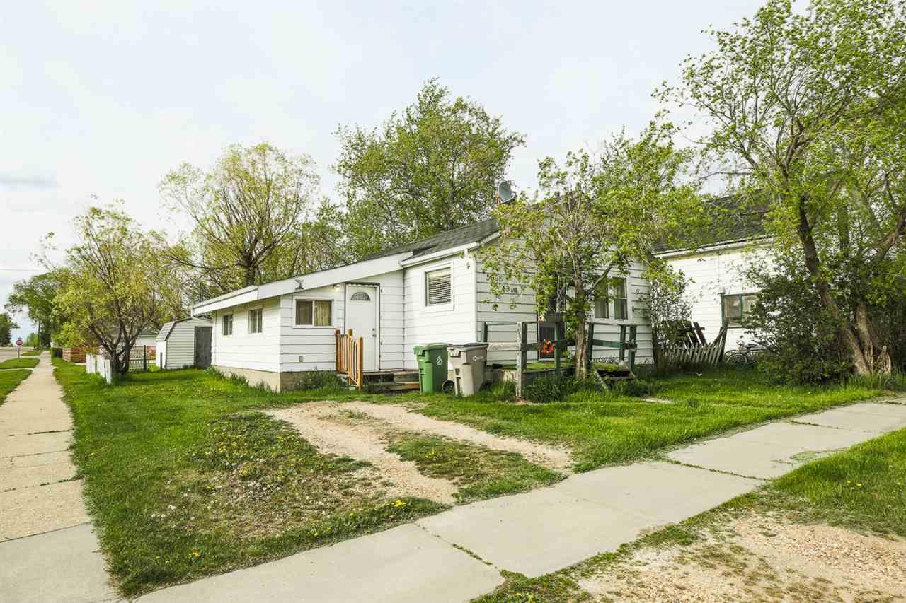 5036 49 Avenue - Photo 1