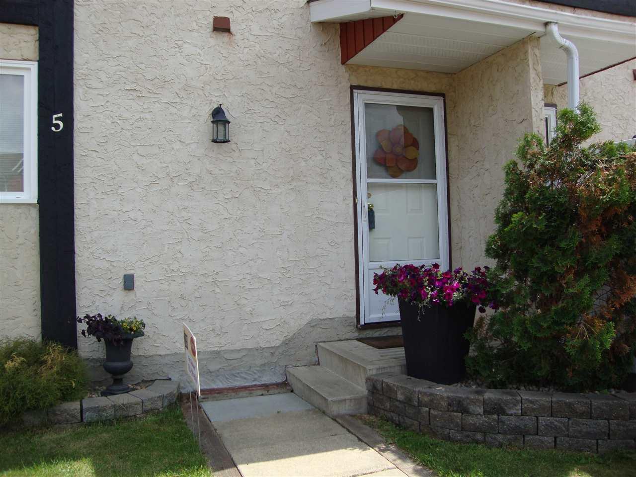 5 5325 48 Avenue - Photo 1