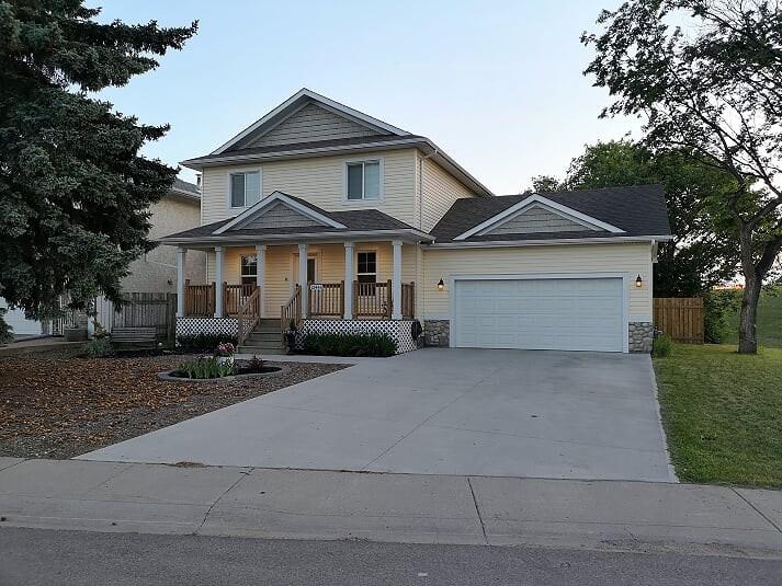 12448 56 Street - Photo 1