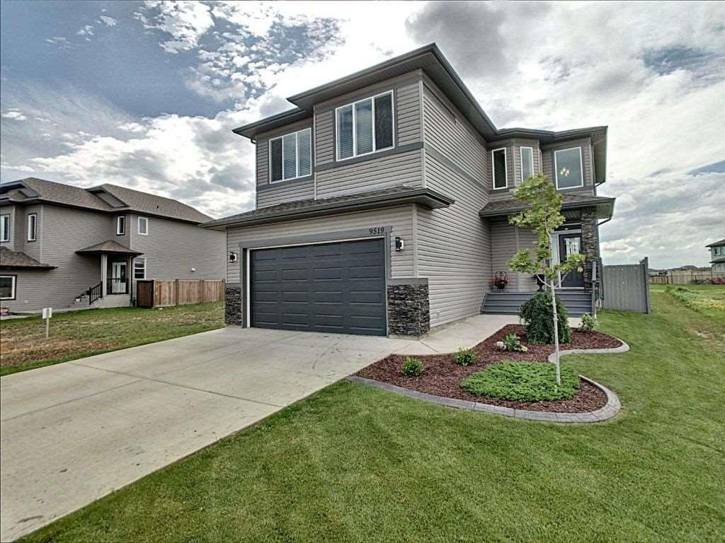 9519 107 Avenue - Photo 1