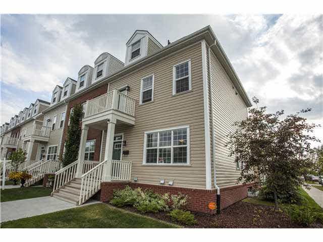 904 Valour Way - Photo 1