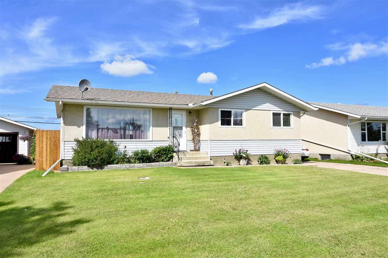 4330 49 Avenue - Photo 1